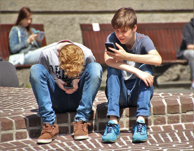 Positive and Negative Effects Of Technology On Children